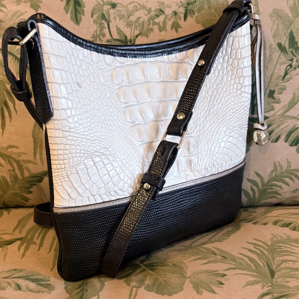 🎷🎶EUC Brahmin Jody Crossbody in Sugar Tri Texture🎶🎷